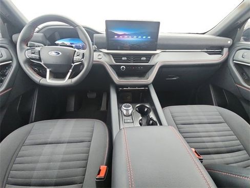 Used 2025 Ford Explorer ST-Line image 12