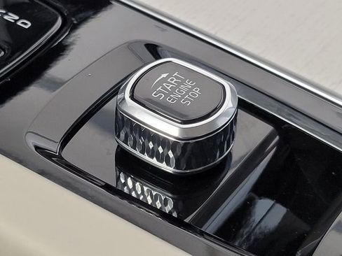 New 2026 Volvo XC60 T8 Ultra w/ Protection Package Premier image 19