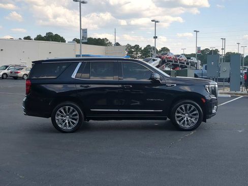 Used 2021 GMC Yukon Denali w/ Denali Premium Package AWD/4WD image 9