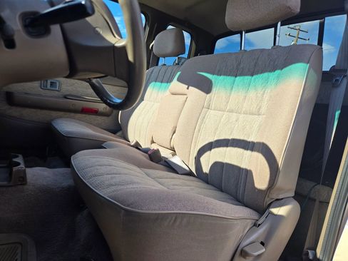 Used 1999 Toyota Tacoma 2WD Xtracab image 10