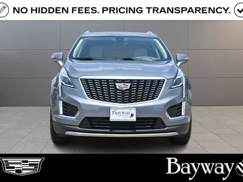 Used 2021 Cadillac XT5 Premium Luxury FWD image 2