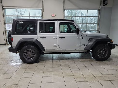Used 2024 Jeep Wrangler Sport S image 4