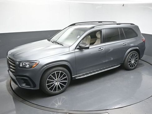 Used 2025 Mercedes-Benz GLS 450 4MATIC image 45