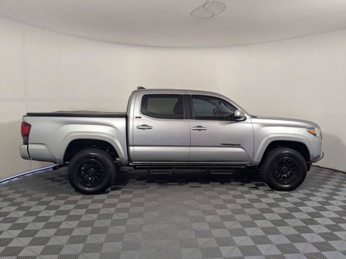 Used 2023 Toyota Tacoma SR5 w/ Technology Package RWD image 4