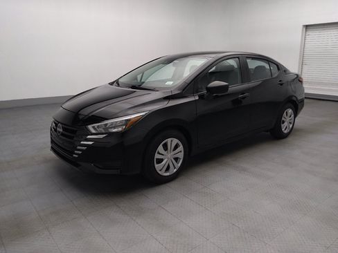 Used 2025 Nissan Versa S FWD image 2