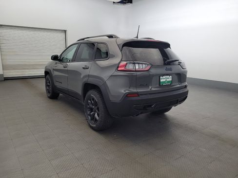 Used 2019 Jeep Cherokee Latitude AWD/4WD image 5