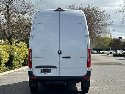 New 2025 Mercedes-Benz Sprinter 2500 image 4