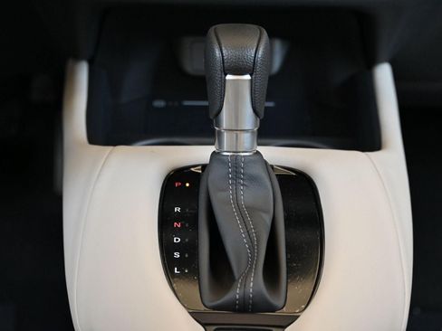 New 2027 Honda HR-V LX image 16