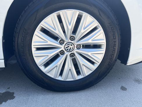 Used 2019 Volkswagen Jetta FWD image 11