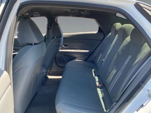 Used 2022 Hyundai Elantra SEL FWD image 13