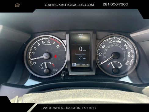 Used 2021 Toyota Tacoma TRD Off-Road w/ Technology Package AWD/4WD image 13