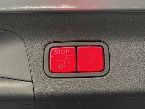 Used 2022 Mercedes-Benz GLS 450 4MATIC image 18