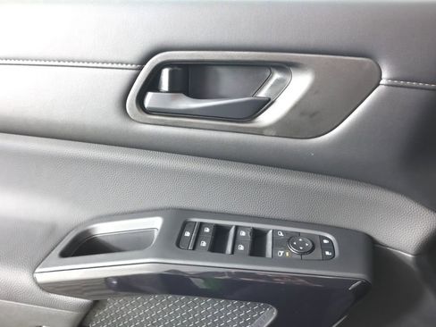 New 2026 Nissan Pathfinder SV AWD/4WD image 19