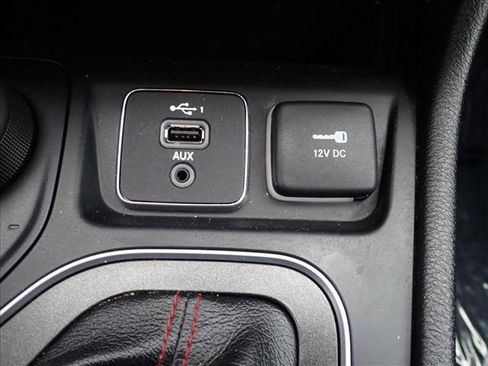 Used 2021 Jeep Cherokee Trailhawk w/ Technology Group AWD/4WD image 23