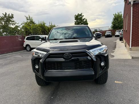 Used 2024 Toyota 4Runner TRD Off-Road Premium w/ Moonroof Package AWD/4WD image 2