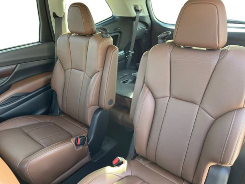 Certified 2025 Subaru Ascent Touring image 17