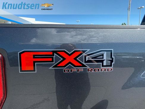 Used 2017 Ford F250 XLT w/ XLT Premium Package AWD/4WD image 13