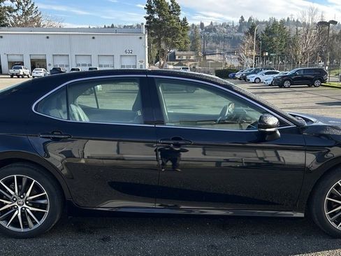 Certified 2023 Toyota Camry XLE image 4
