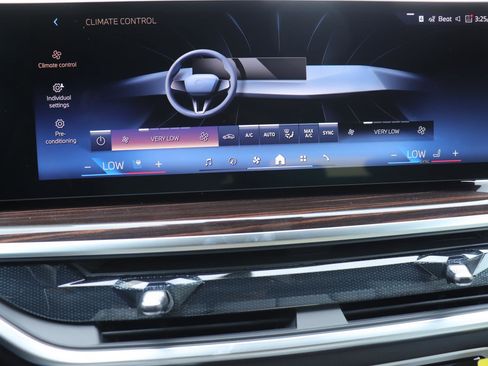 New 2026 BMW X5 xDrive40i w/ Climate Comfort Package image 33