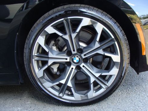 Used 2025 BMW 330i Sedan w/ M Sport Package image 38