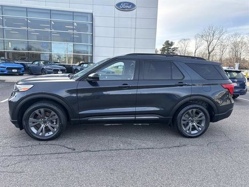 Certified 2022 Ford Explorer XLT w/ Equipment Group 202A image 2