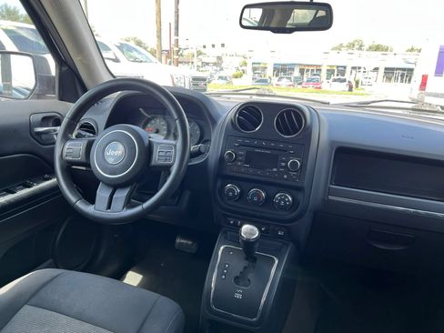 Used 2013 Jeep Patriot Latitude FWD image 13
