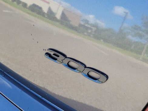 Used 2023 Chrysler 300 S RWD image 5