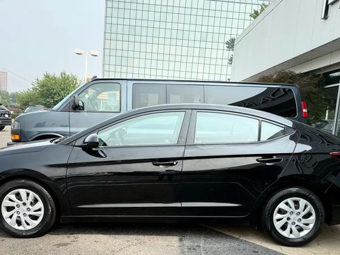 Used 2020 Hyundai Elantra SE FWD image 4