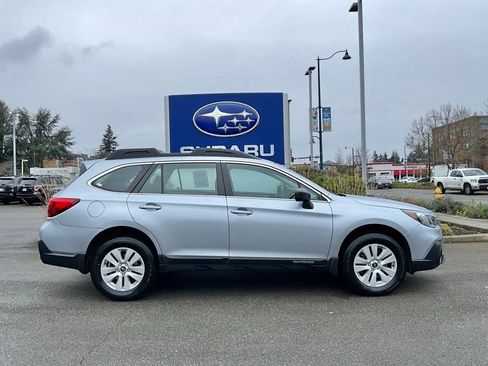 Used 2019 Subaru Outback 2.5i image 9