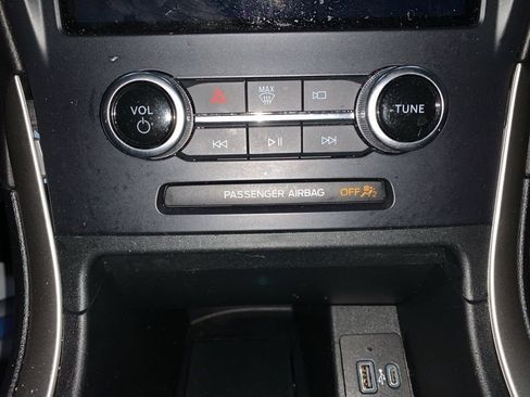 Used 2024 Ford Edge SEL image 21