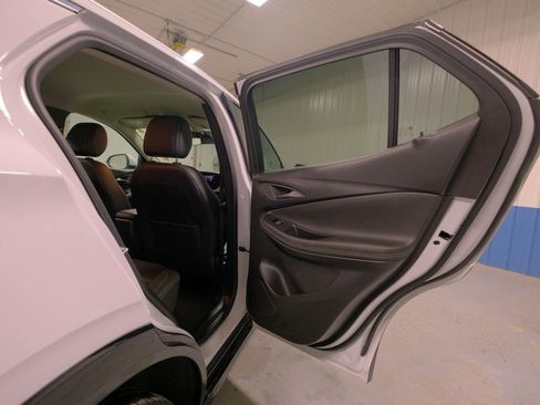 Used 2024 Buick Encore GX Sport Touring image 17