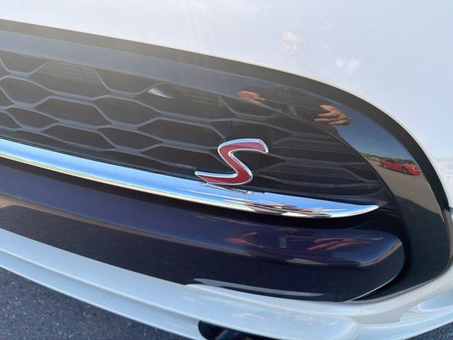 Used 2019 MINI Cooper S w/ Premium Package FWD image 9
