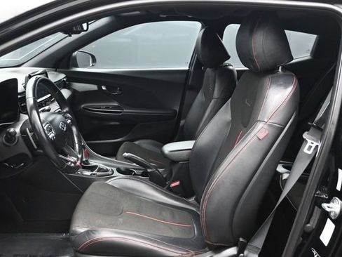 Used 2019 Hyundai Veloster 2.0 Premium FWD image 6