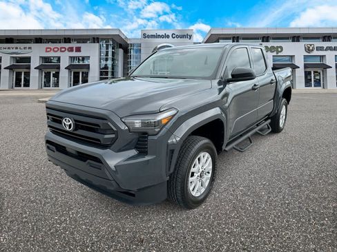 Used 2025 Toyota Tacoma SR AWD/4WD image 4