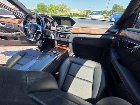 Used 2013 Mercedes-Benz E 350 4MATIC Sedan image 14