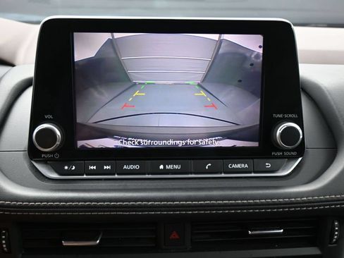Used 2023 Nissan Rogue S AWD/4WD image 23