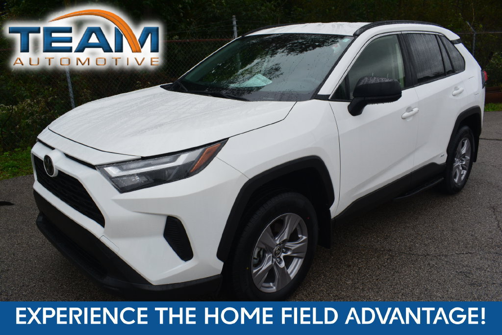Used 2025 Toyota RAV4 LE AWD/4WD image 1