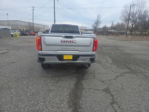 Used 2021 GMC Sierra 2500 SLT w/ SLT Convenience Package image 5
