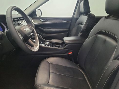 Used 2023 Jeep Grand Cherokee Limited w/ Trailer Tow Prep Group (B) image 17