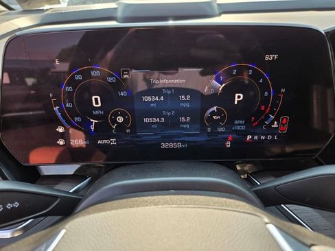Used 2025 Chevrolet Suburban Z71 AWD/4WD image 36