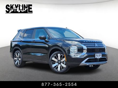 New 2025 Mitsubishi Outlander SE image 1