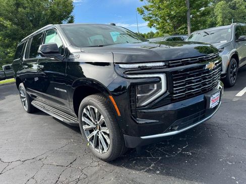 New 2026 Chevrolet Suburban High Country w/ Sun And Tow Package AWD/4WD image 29