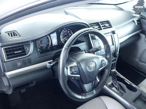 Used 2016 Toyota Camry SE FWD image 14