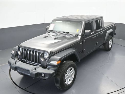 Used 2020 Jeep Gladiator Sport w/ Quick Order Package 24S AWD/4WD image 45