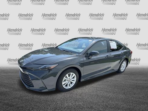 Used 2025 Toyota Camry LE w/ Convenience Package FWD image 5