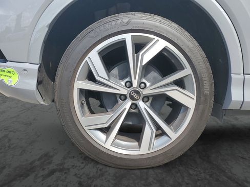 Used 2023 Audi Q4 e-tron Premium Plus AWD/4WD image 5