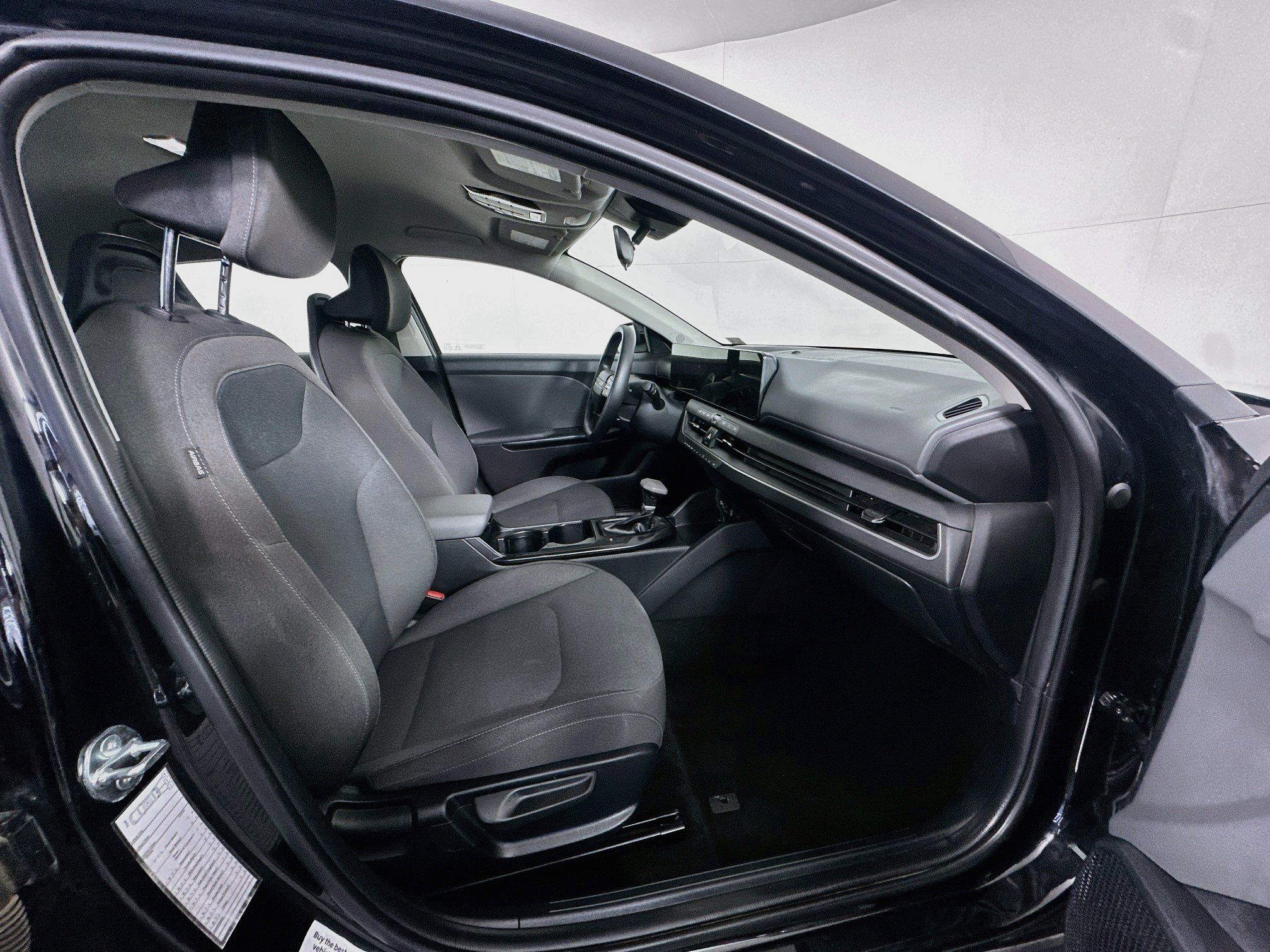 Used 2025 Kia K4 FWD image 29