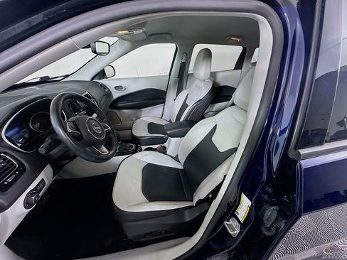 Used 2021 Jeep Compass Limited w/ Elite Exterior Group image 13