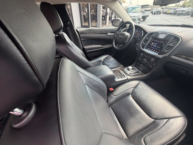 Used 2017 Chrysler 300 C w/ Safetytec Plus Group RWD image 16