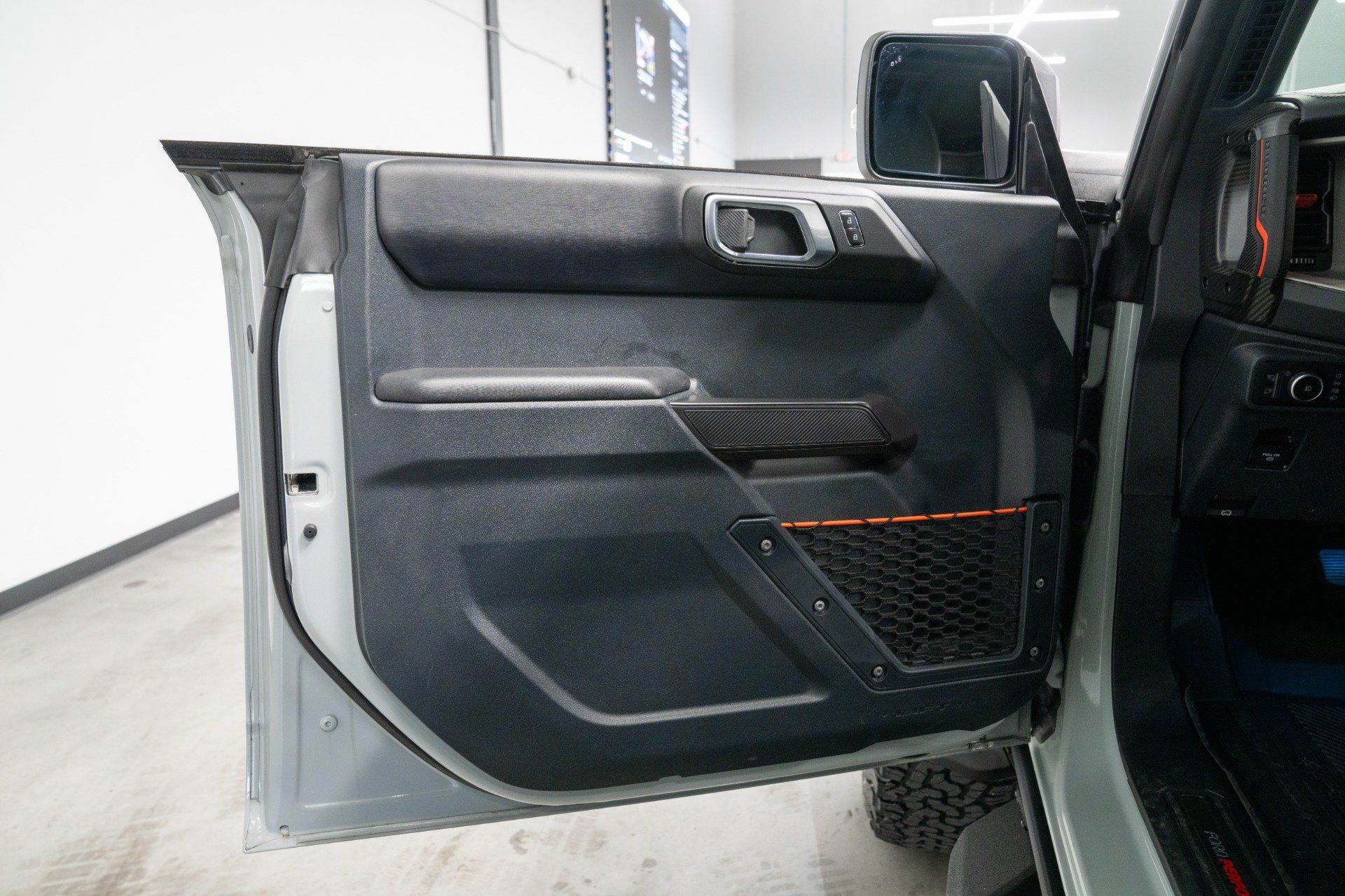 Used 2024 Ford Bronco Raptor w/ Interior Carbon Fiber Pack 6 AWD/4WD image 46